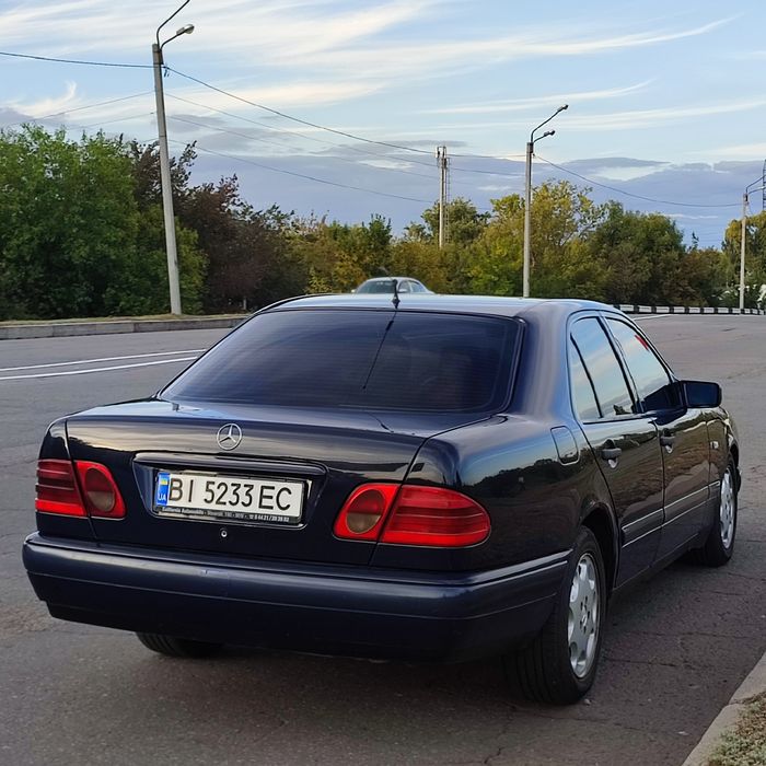 Mercedes Benz 210