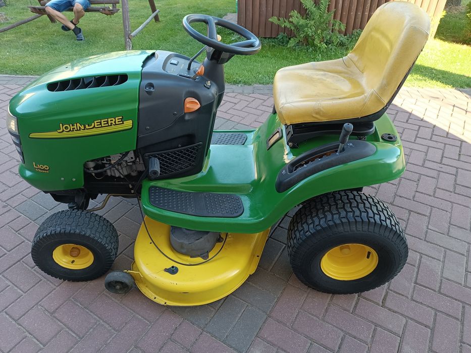 Traktorek kosiarka John Deere L100 + Gratis Pług do śniegu