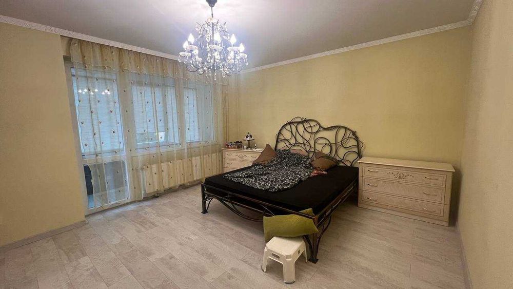 Дуплекс 285 кв м на 6.5 сот в "Росвигово".,  свій двір