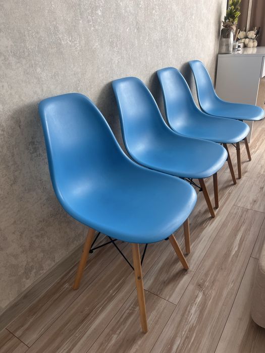 Продаж кухонного стола та 4 стільці