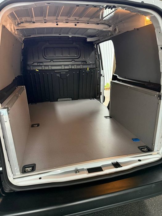 Комплект обшивки для вантажного відсікі автомобіля Citroen, Fiat, Opel