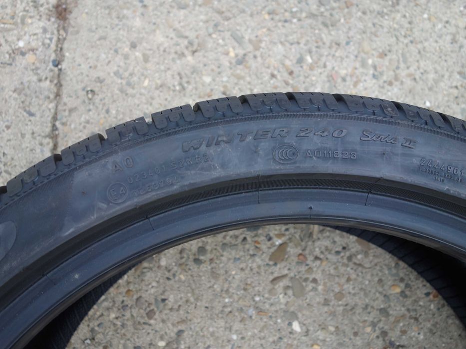Opony Zimowe 235/40/19 Pirelli Nowe 4 Sztuki
