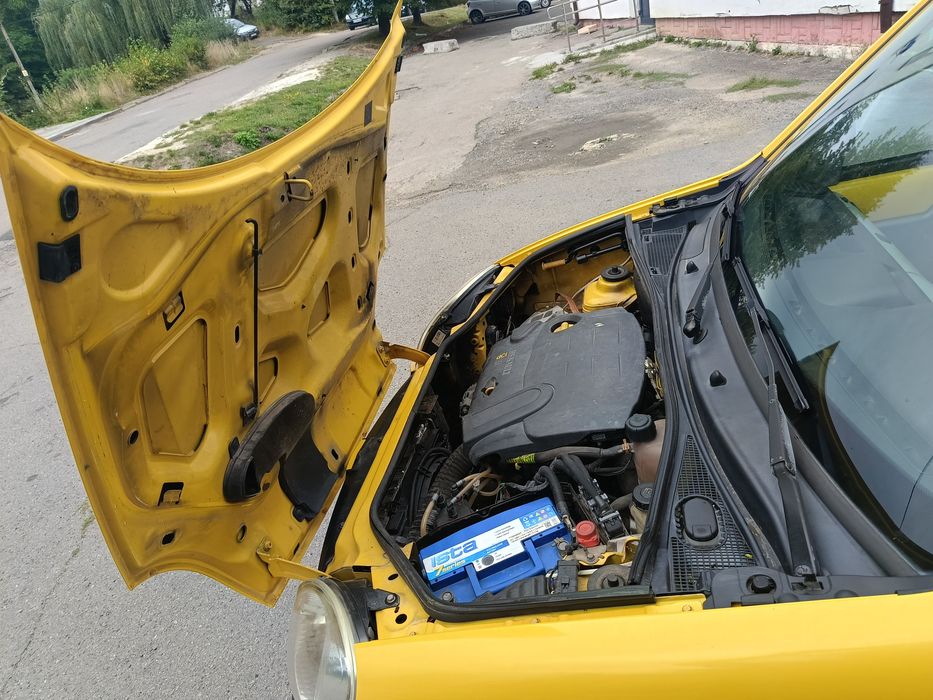 Рено Кенго мінівен пасажир