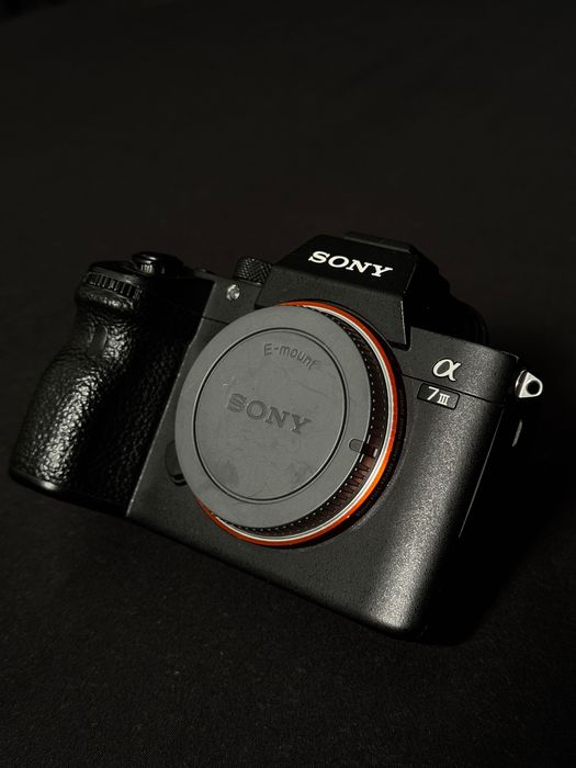 Sony a7iii - Full Frame (com GRIP)