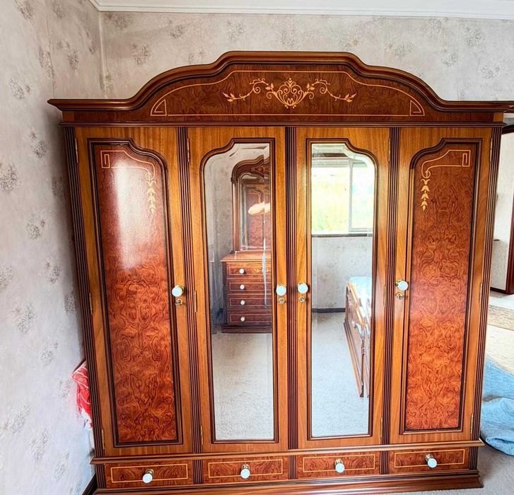 Quarto completo de madeira