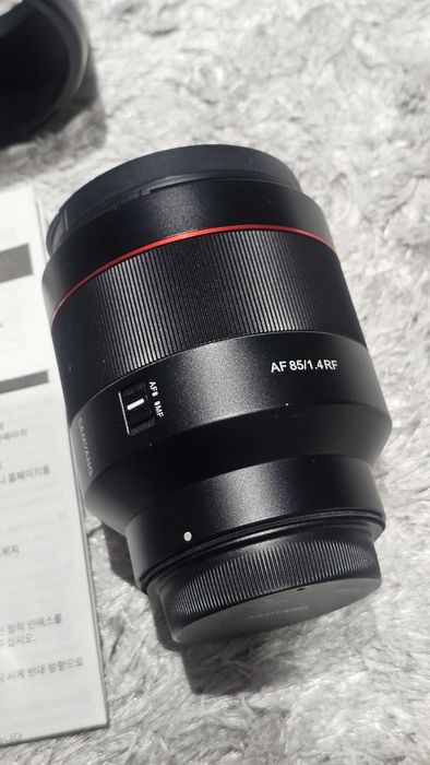 Samyang AF 85mm f/1.4 - Canon RF Fit