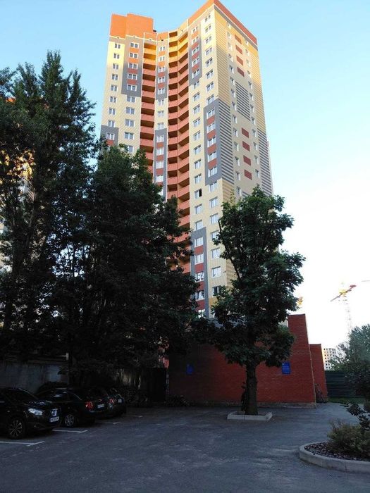 Продається 2 кімн квартира вул. Самійла Кішки 5 метро Іподром 7хв пішки