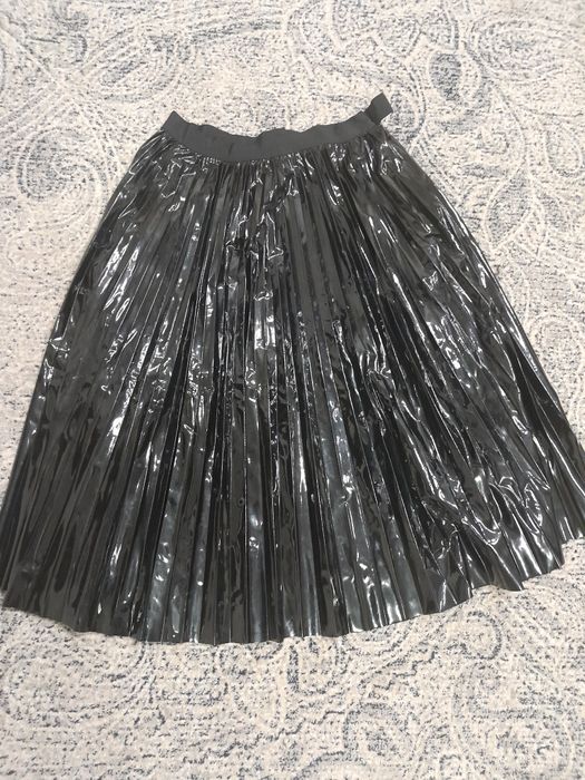 MAX&Co спідниця, плісірована, міді,вініл, розмір м