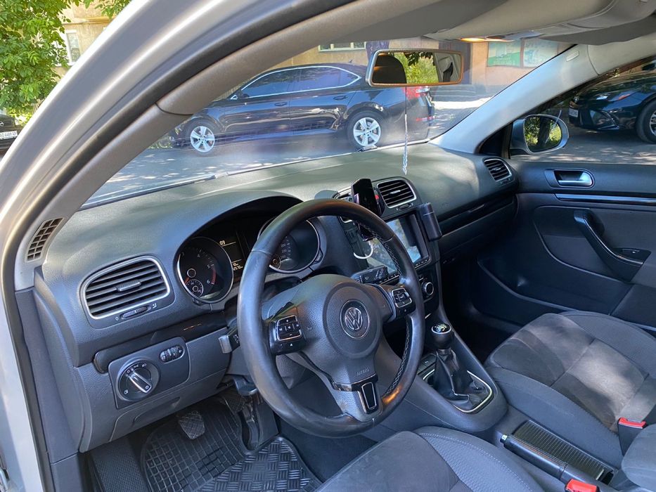 Продам Volkswagen Golf 6 2010р. 1.6TDI механіка