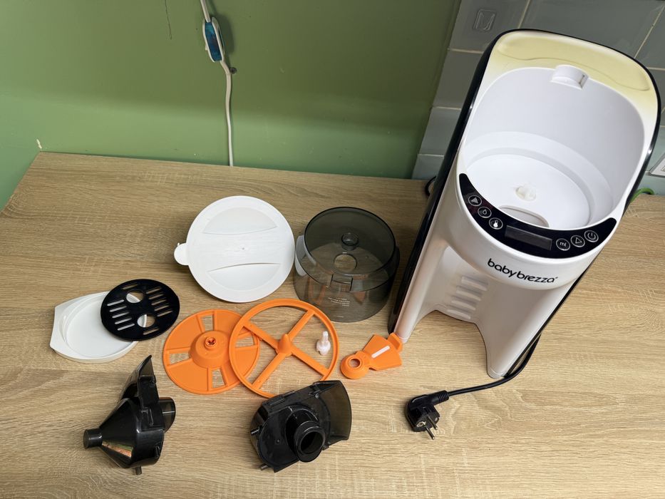 Baby Brezza Formula Pro Advanced – автоматичний приготувач дитячої суміші