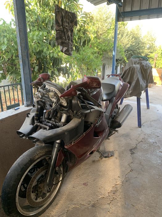 2 Kawazakis ninja ZZR 1100