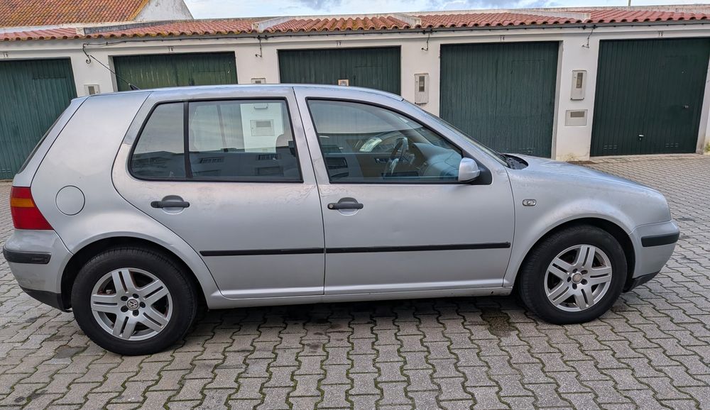 Volkswagen Golf IV 1.4 i Confortline 01