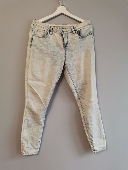 Jasne spodnie rozm 40