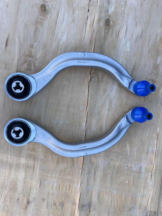 Важіль передній (банан) Tesla 3/Y FRONT LOWER COMPLIANCE LINK ASSEMBLY