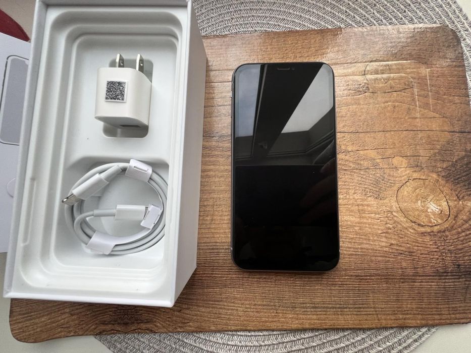 Продам Айфон 11 64 Gb