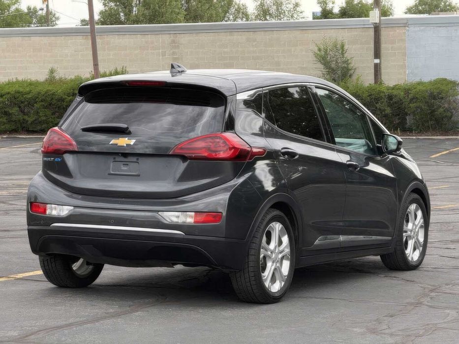 Chevrolet Bolt EV      2021