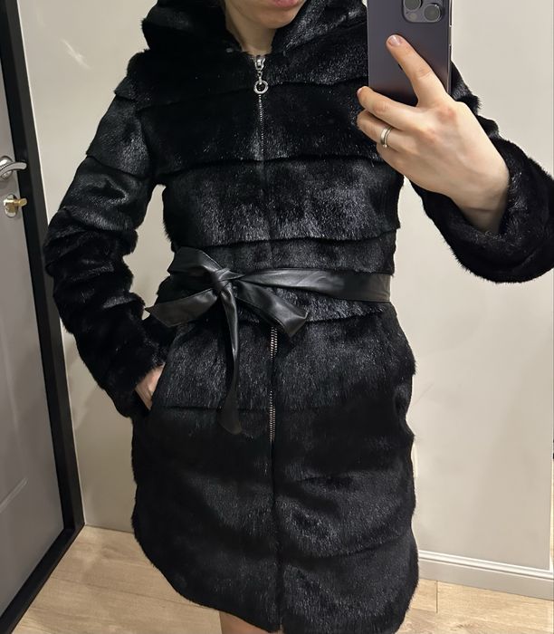 Шубка чорна штучна