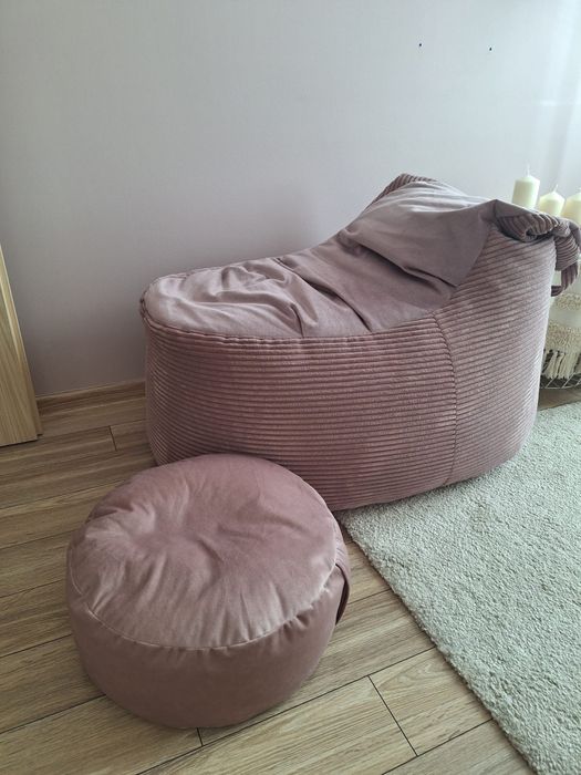 Fotel z pufą pudrowy róż