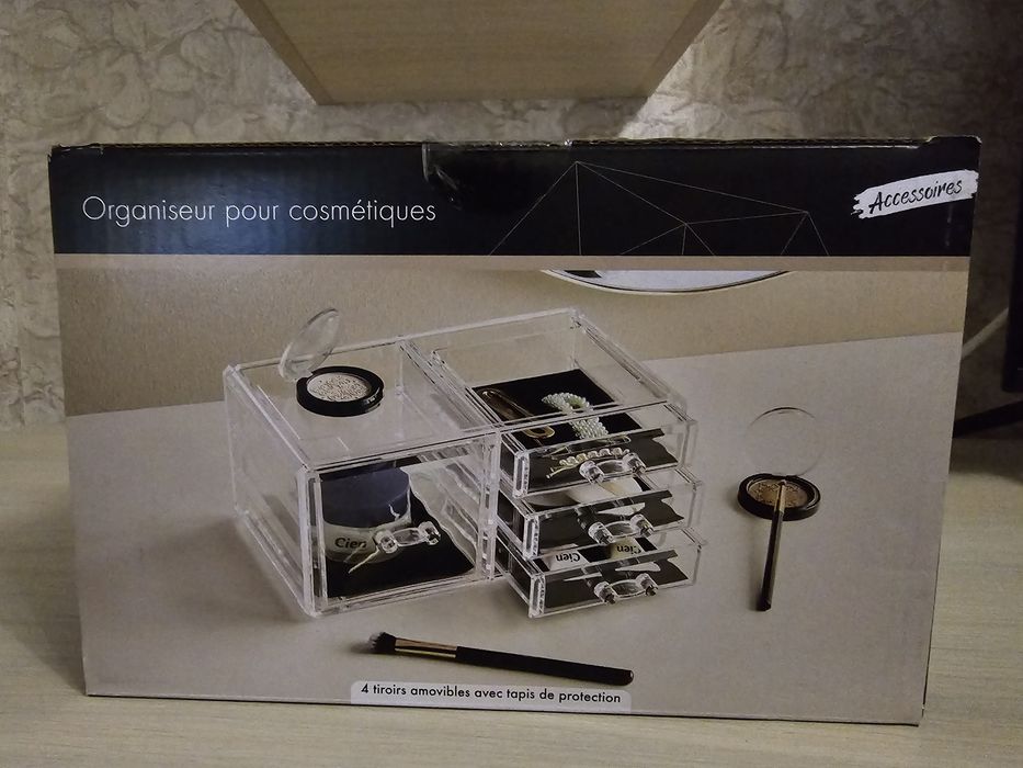 Органайзер для прикрас