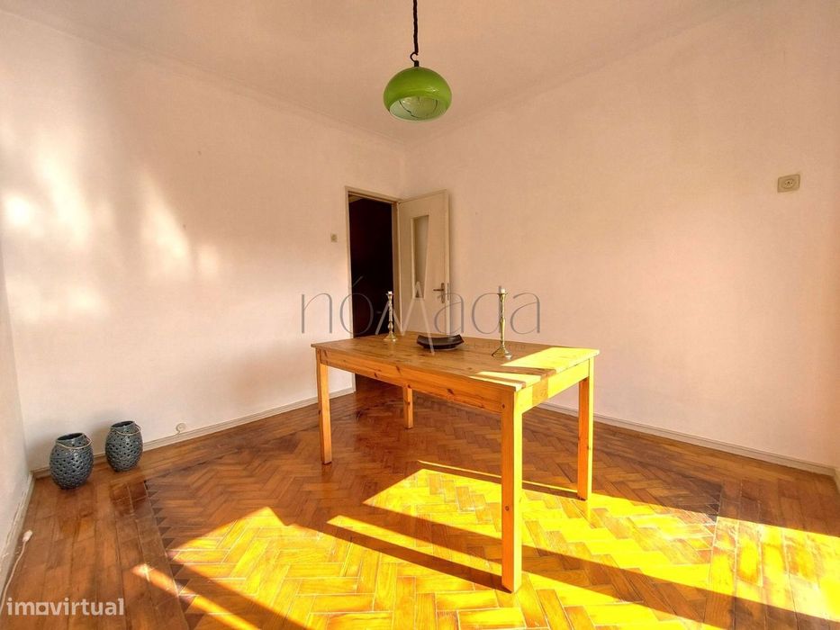 T3 luminoso com varanda e marquise | Excelente localização