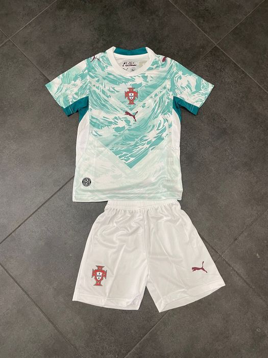 Equipamento Portugal criança