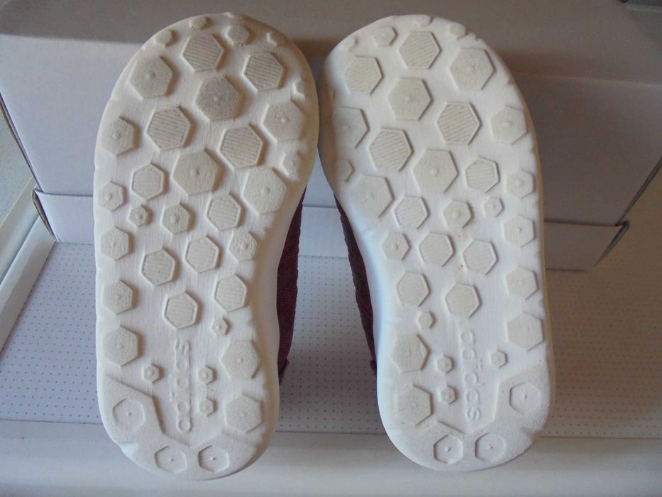 ténis de menina da marca adidas
