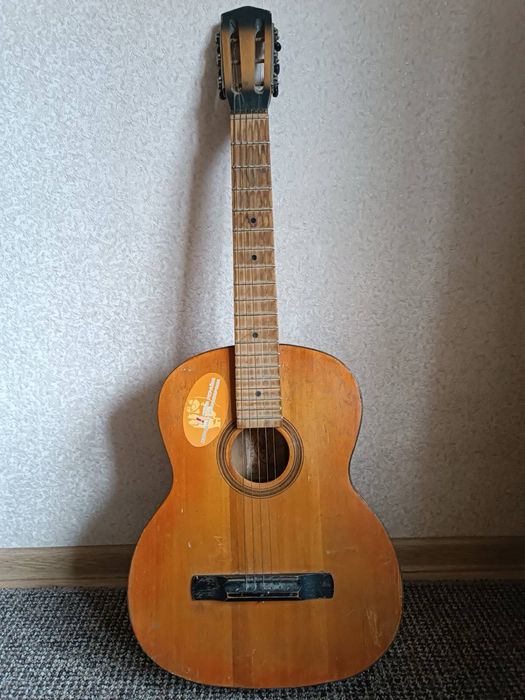 Гитара Чернівецькоі фабрики Украіни