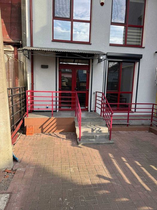 Здам будинок можна жити і працювати