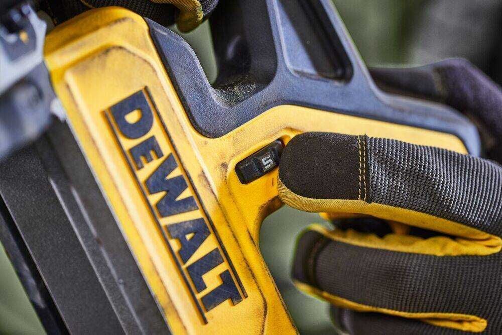 DeWALT DCS378N  Пилка стрічкова акумуляторна безщіткова каркас