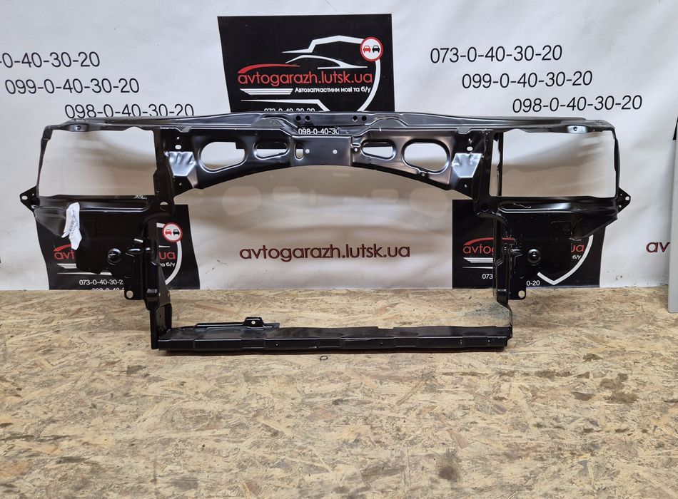 Панель передня Skoda Octavia Tour телевізор Шкода Тур