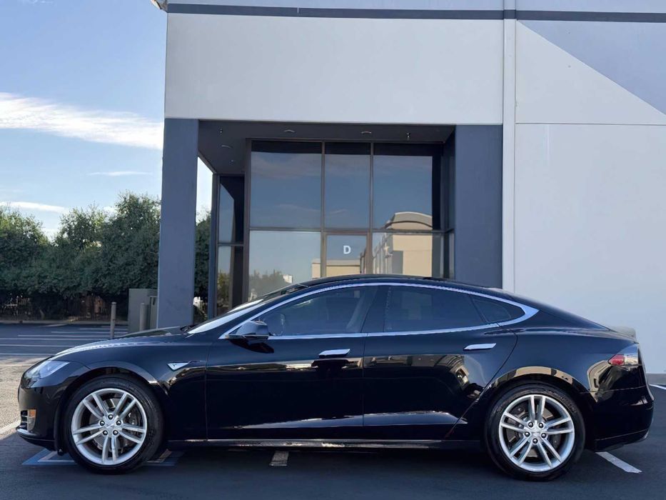 Tesla Model S      2013