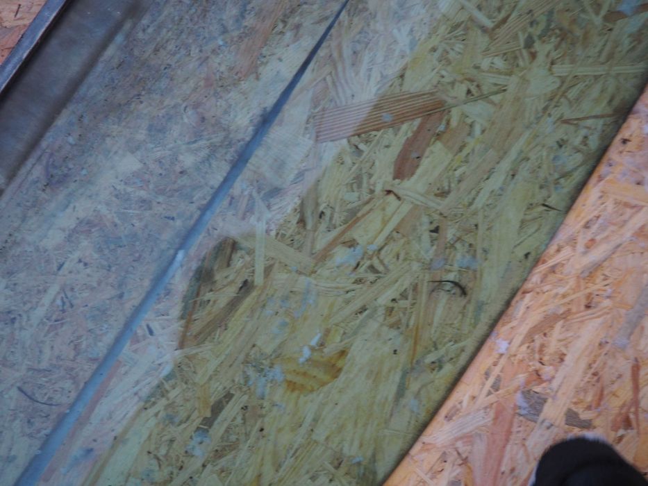 Szyba drzwi prawa mercedes W124 coupe