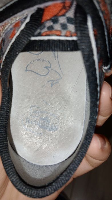 Kapcie tenisówki dla chłopca Renbut 26 skórzana wkładka auta