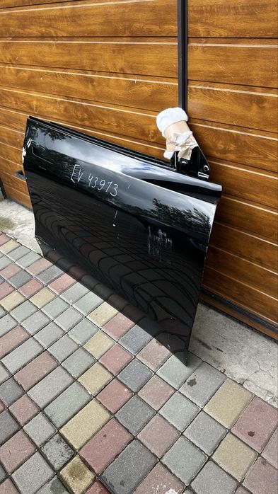 Двері передні праві tesla model Y ev43913