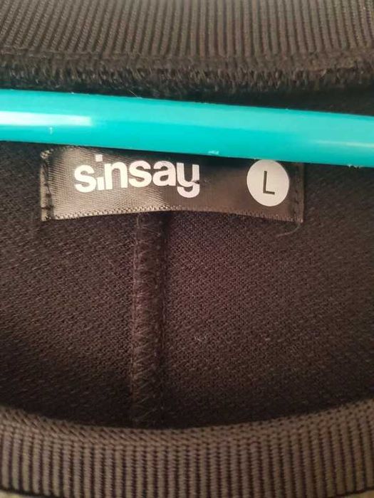 Sukienka czarna z a'la skórki