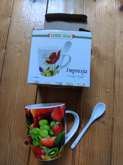 NOWY Porcelanowy kubek z lyzeczka