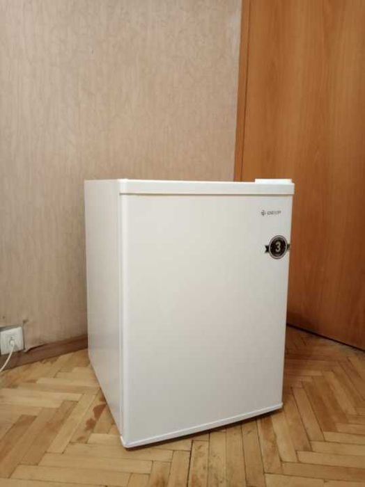 Продам холодильник мини