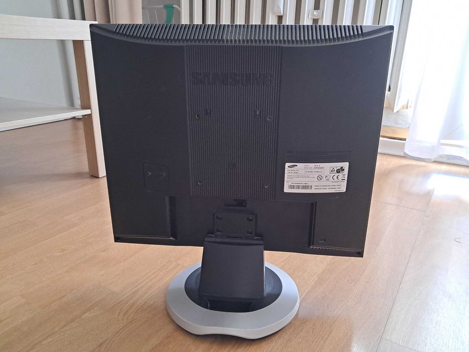Monitor Samsung Syncmaster 901B 19 cali.