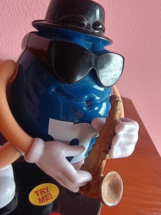 Figurka M&M's Rock Stars Niebieskie Działa, gra i się ruszks
