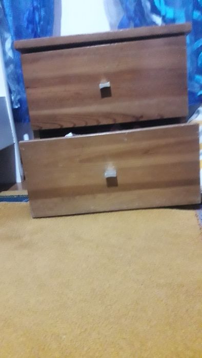 Móvel de cabeceira bonito e bom