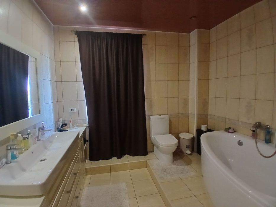 Будинок з ремонтом для сім'ї