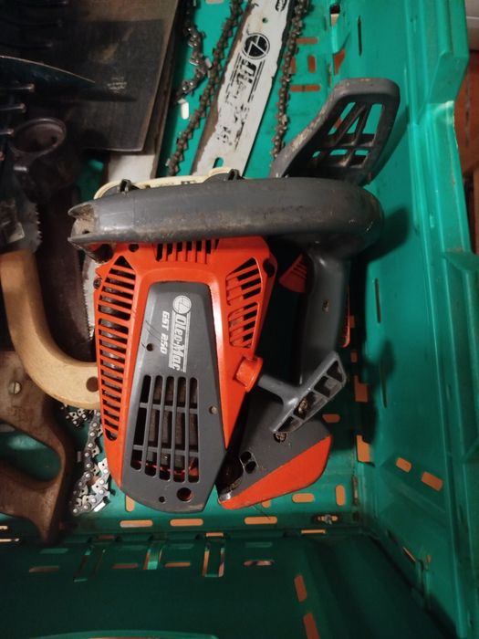 Motosserra Poda Oleo-Mac GST 250 (Como Nova)
