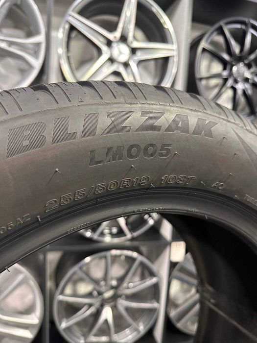 Зимові шини 255/50 R19 BRIDGESTONE BLIZZAK LM005 Протектор: 75%