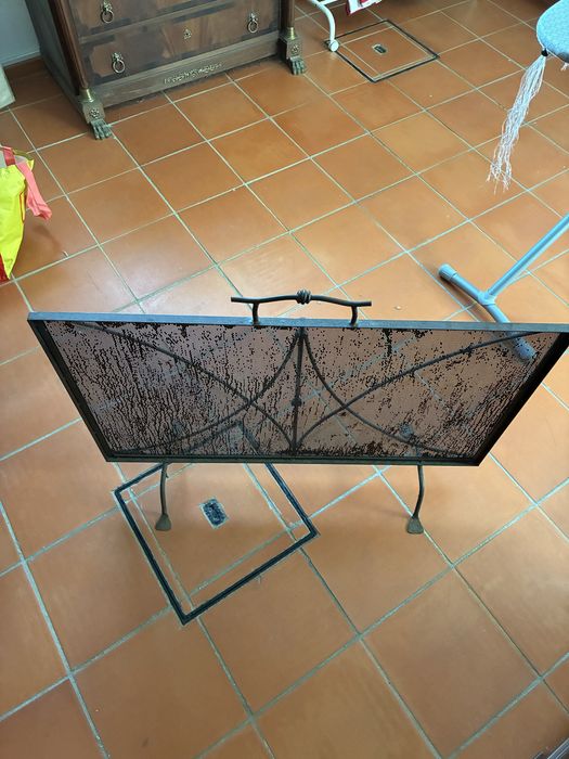 Grelha / Proteção de Lareira Grande em Ferro