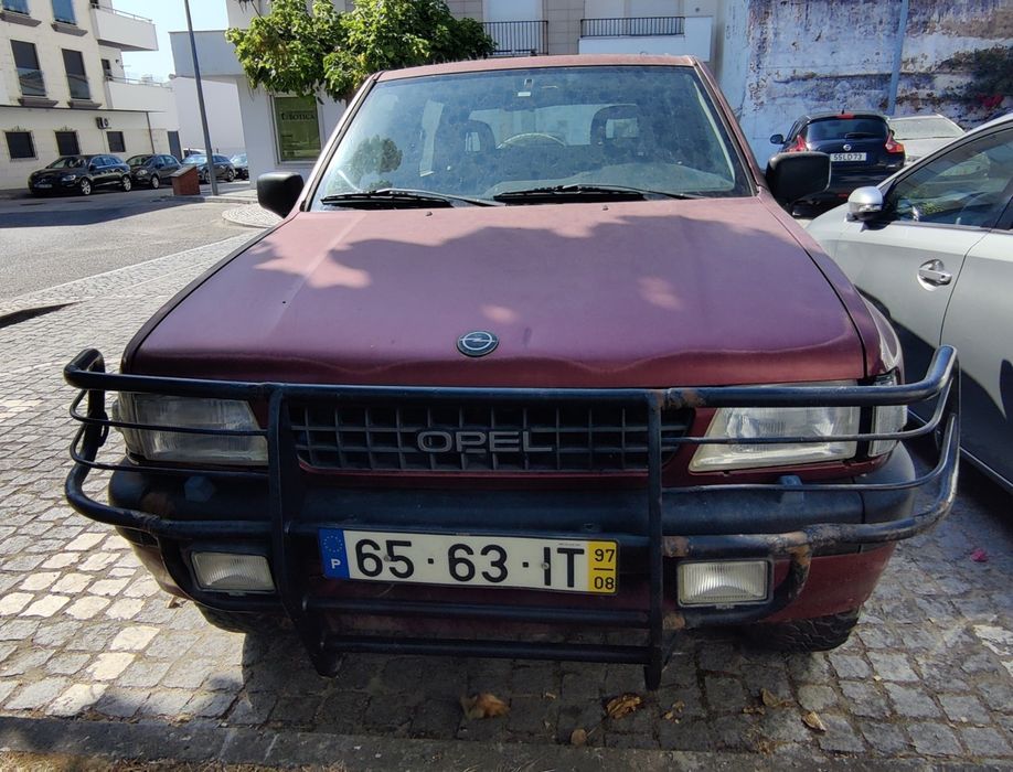 Opel Frontera Sport 2.5L Gasóleo 4x4 Vermelho