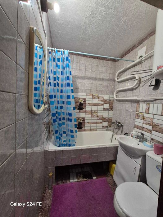 Здається подобово  2-к квартира в центрі міста вул. Нижнедніпровська.