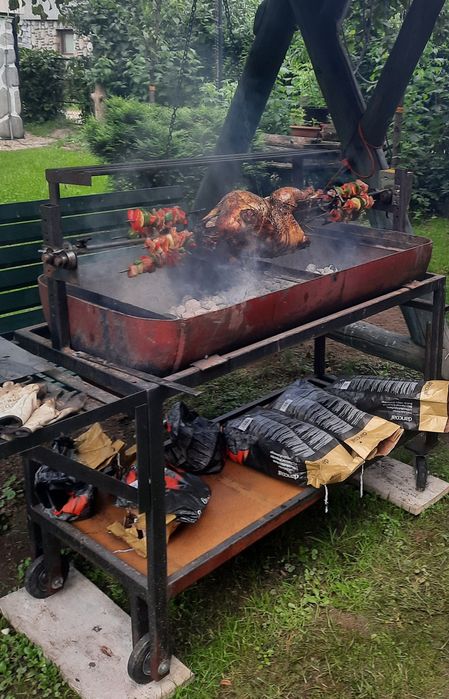 Grill własnoręcznie wykonany z motorkiem
