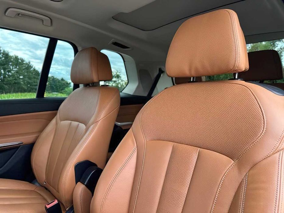BMW X7      2021