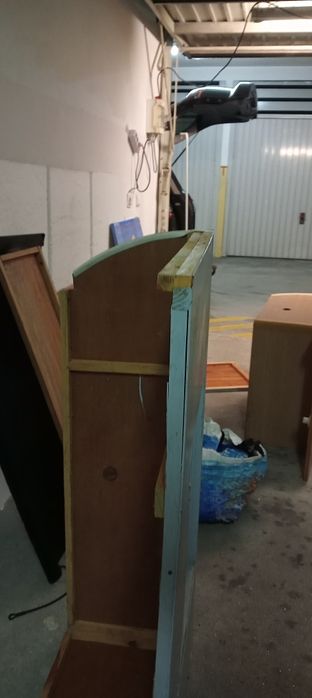 Mesa e cama com alçapões caravana