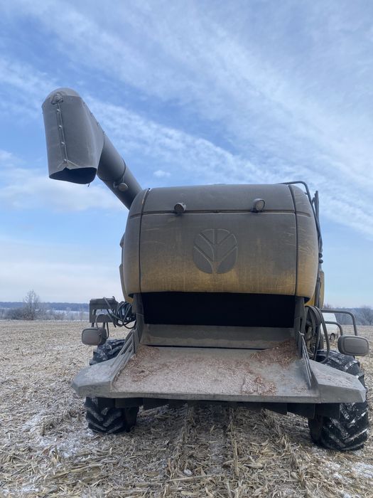 Комбайн New Holland CX 8080. Ню Холанд 8080. Комбайн.